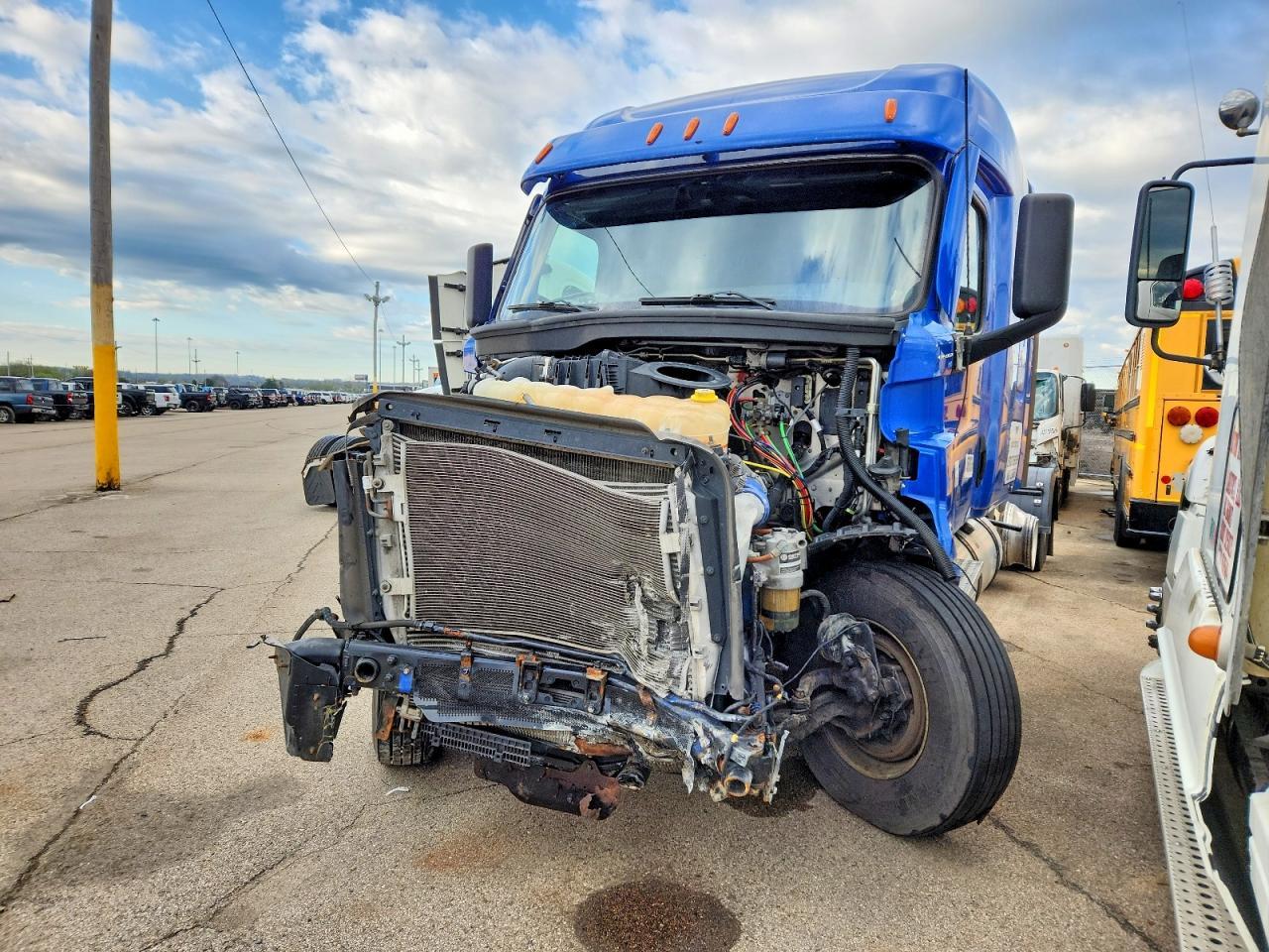 2020 Freigliner 2020 Freightliner Cascadia 126 Semi Truck