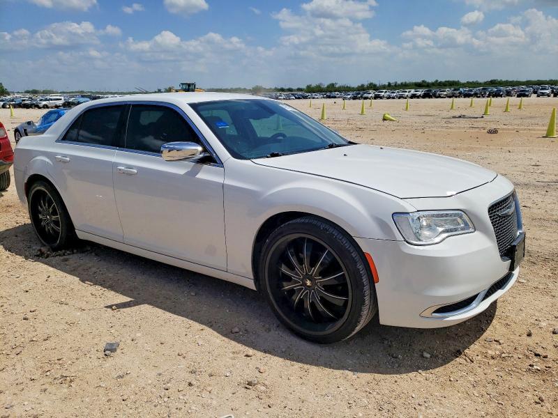 2017 Chrysler 300 Limited