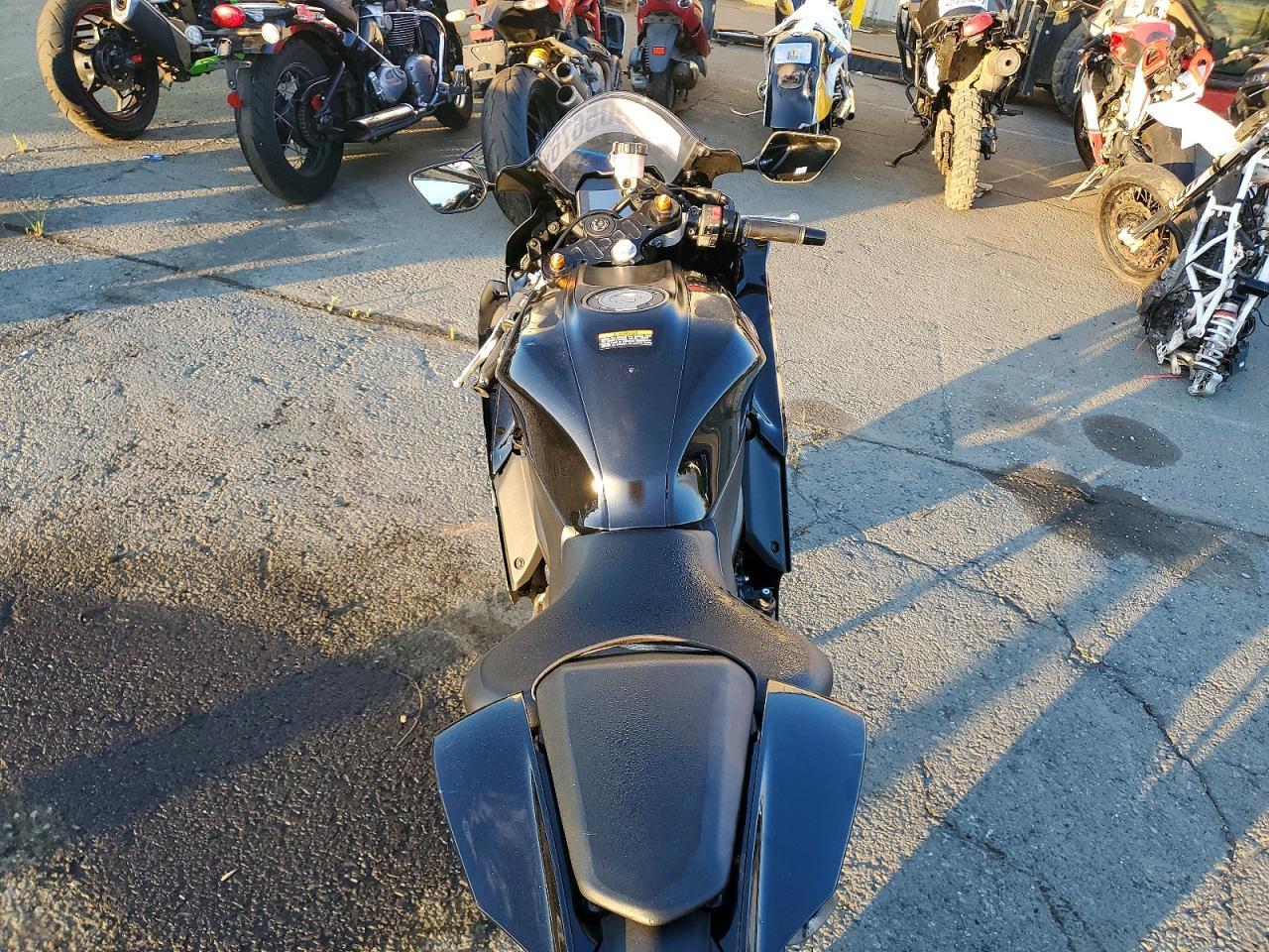 2025 Yamaha YZFR7