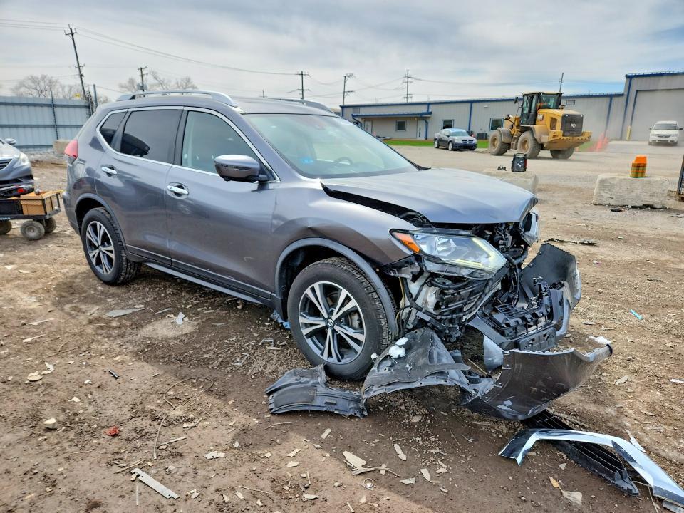 2020 Nissan Rogue sv