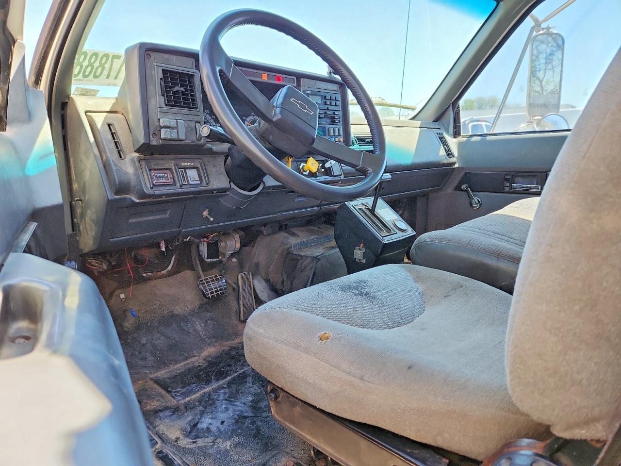 2000 Chevrolet C-SERIES C7H042