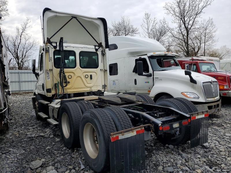 2021 Freigliner 2021 Freightliner Cascadia 116 Semi Truck