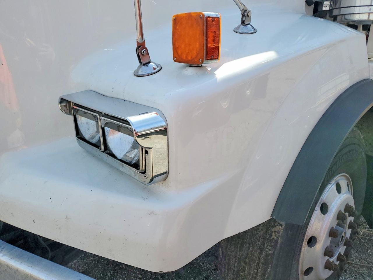 2020 Western Star 2020 Western Star 4900 Semi Truck