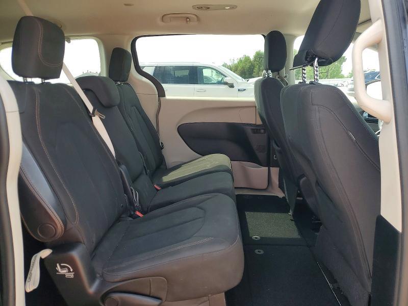 2017 Chrysler Pacifica lx