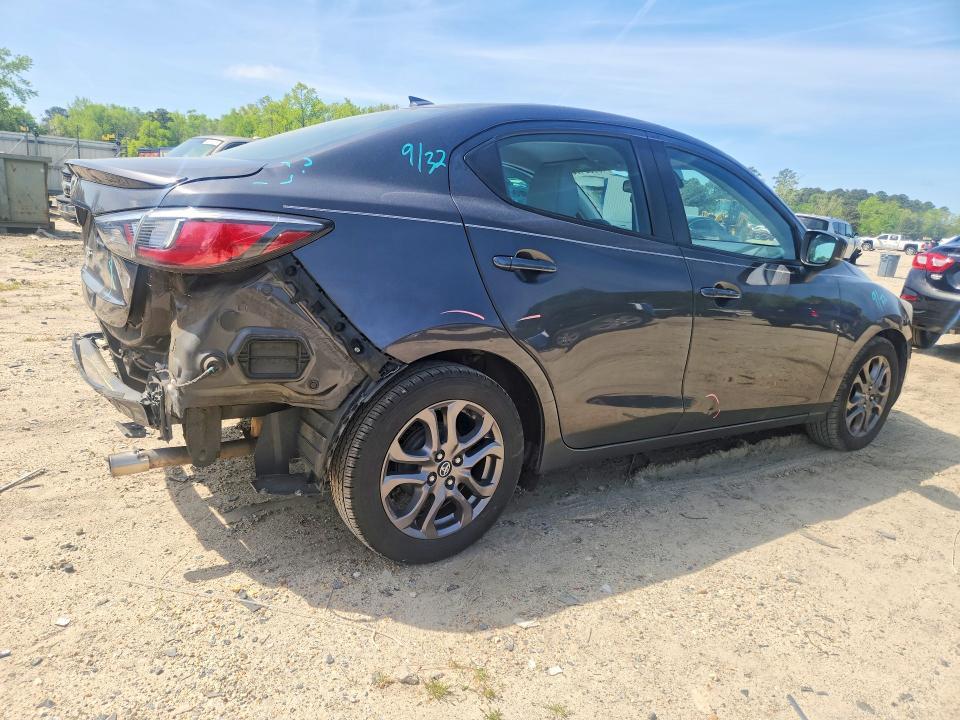 2019 Toyota Yaris le