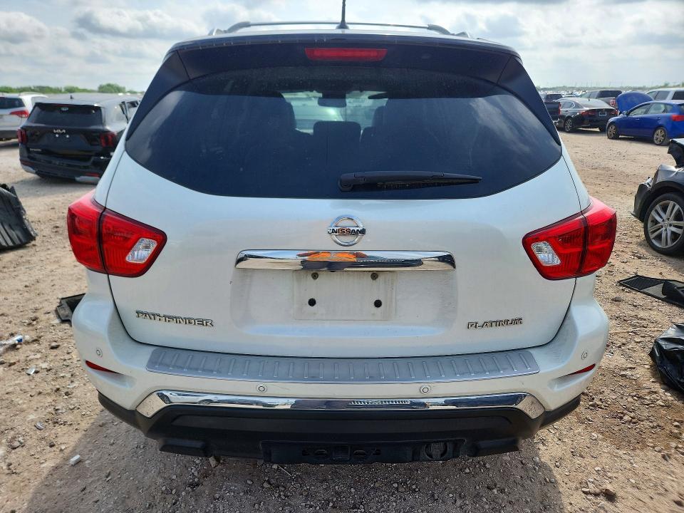2017 Nissan Pathfinder Platinum