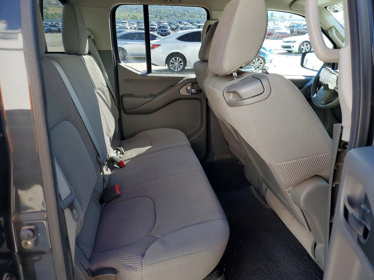 2014 Nissan Frontier SV