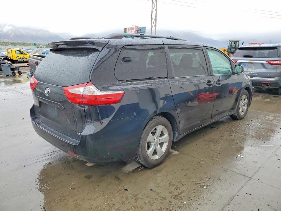 2016 Toyota Sienna le