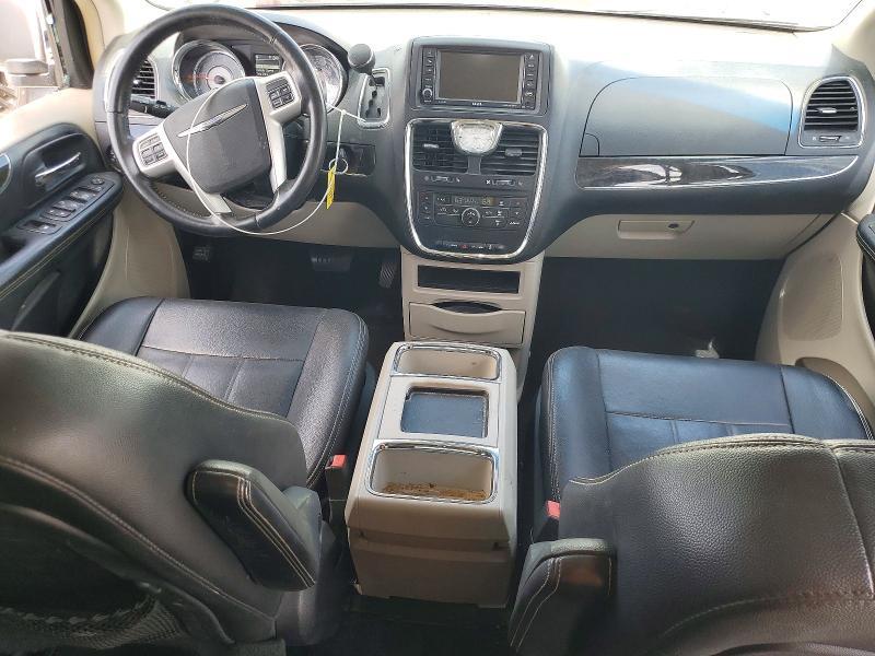 2016 Chrysler Town & Country Touring