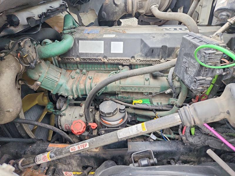 2020 Volvo VNL Semi Truck