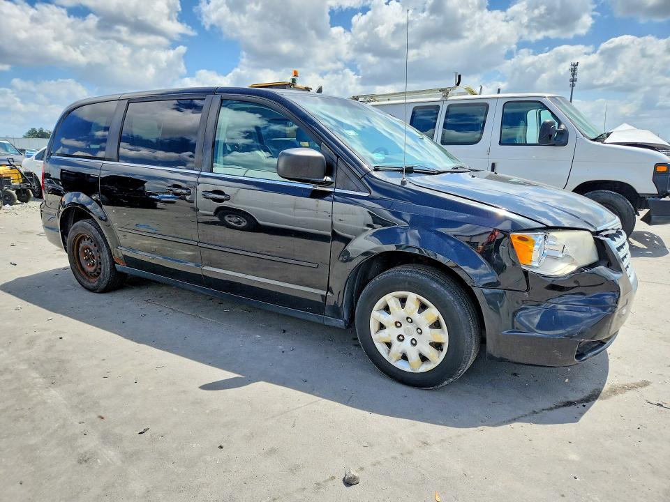 2010 Chrysler Town & Country lx