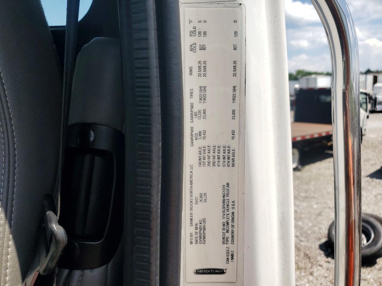 2022 Freigliner 2022 Freightliner 114SD Semi Truck
