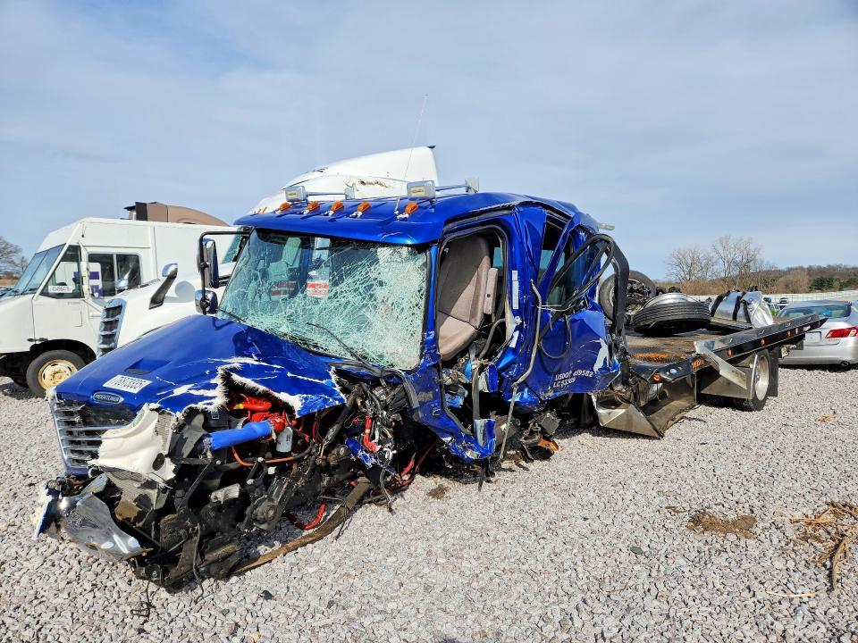 2022 Freigliner 2022 Freightliner Business Class M2 Rollback Truck