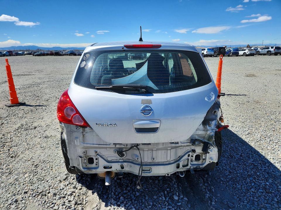 2011 Nissan Versa 1.8 s