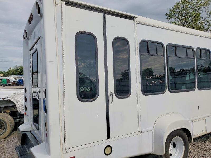 2016 Ford Econoline E350 Super Duty Cutaway van