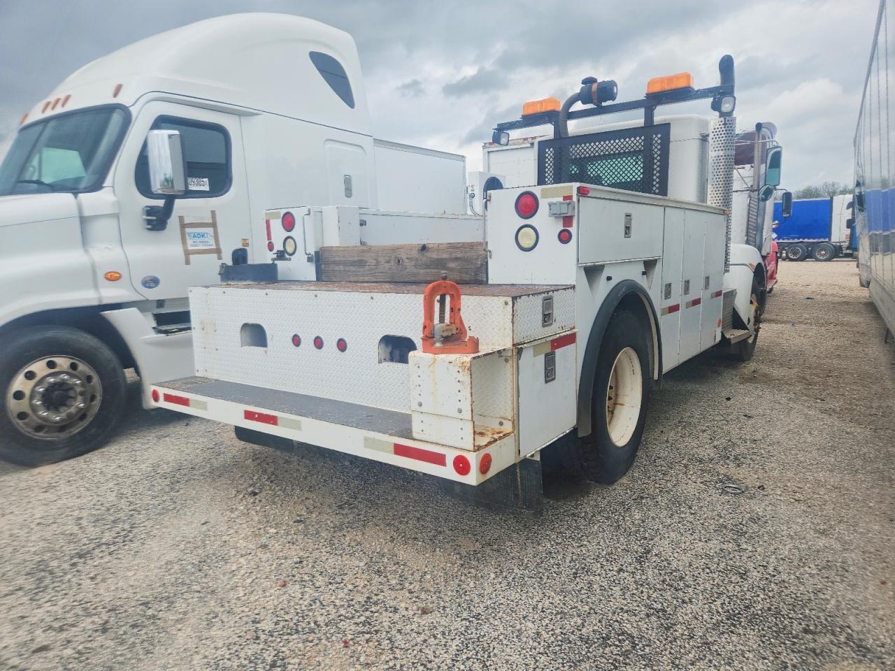 2012 Kenworth T330 Utility / Service Truck