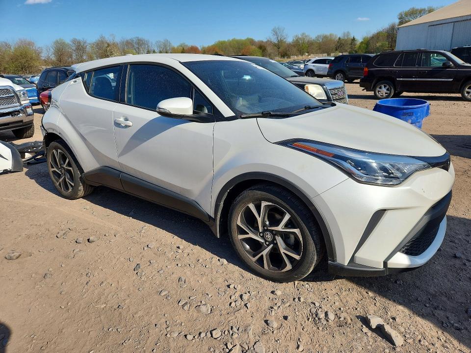 2022 Toyota C-hr xle