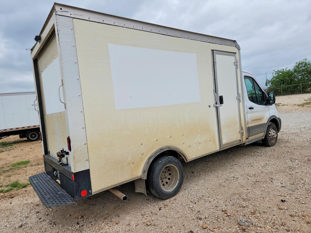 2022 Ford Transit T-350 HD BOX Truck
