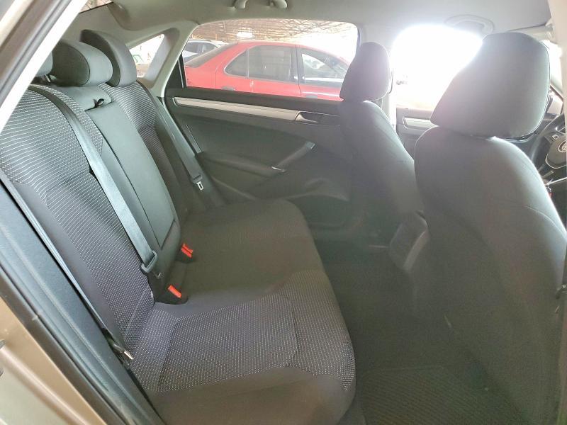 2016 Volkswagen Passat s