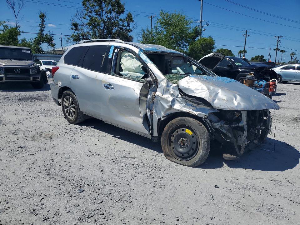 2018 Nissan Pathfinder sv