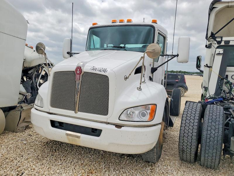 2015 Kenworth T370 Semi Truck