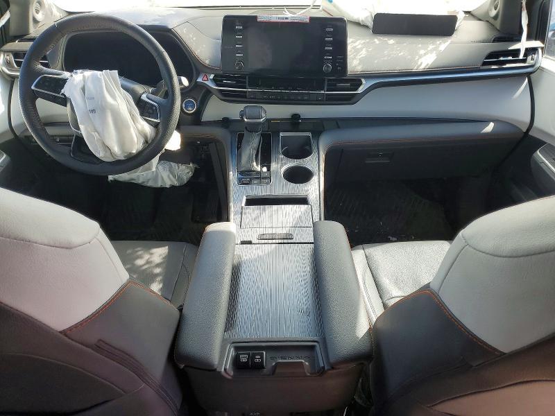 2024 Toyota Sienna le