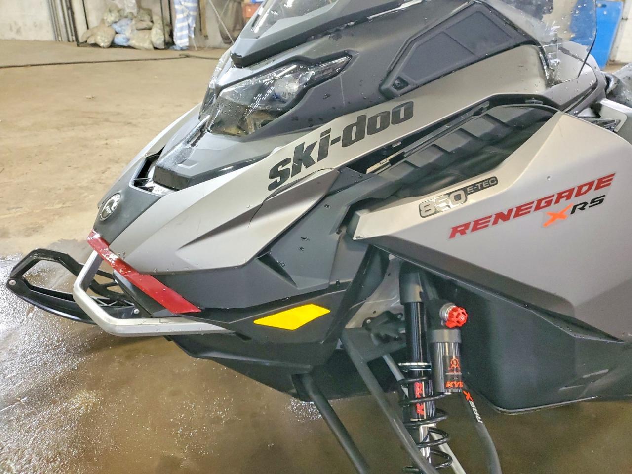 2023 Skidoo Renegade XRS