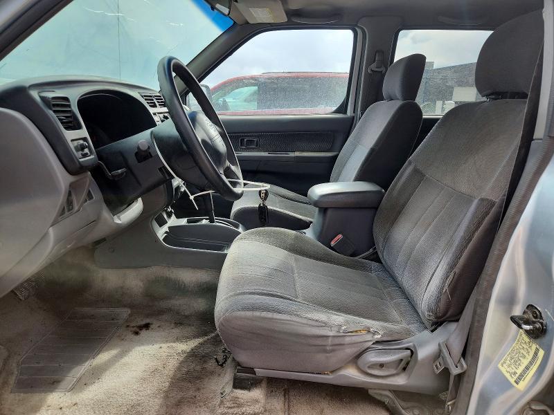 2000 Nissan Frontier xe