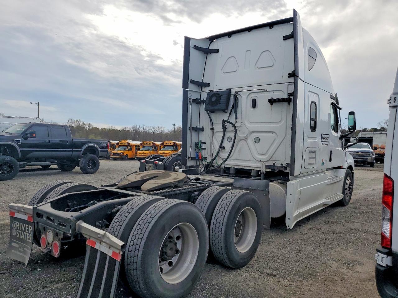 2023 Freigliner 2023 Freightliner Cascadia 126 Semi Truck