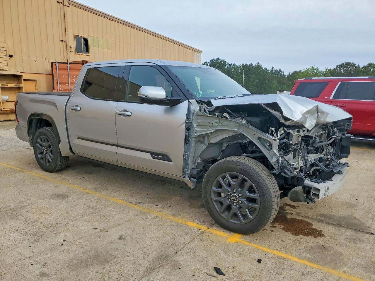 2023 Toyota Tundra Platinum HV