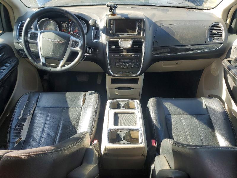 2013 Chrysler Town & Country Touring l