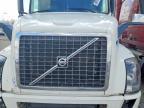 2004 Volv O VNL Semi Truck