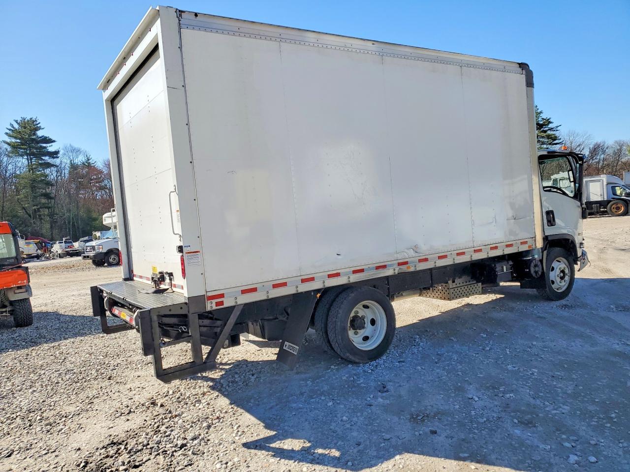 2024 Isuzu NPR HD BOX Truck