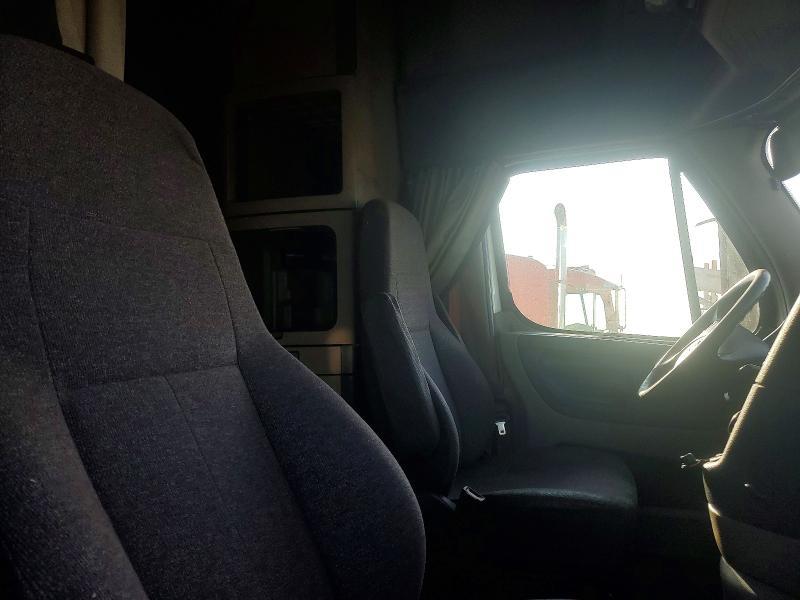 2018 Freightliner Cascadia 125 Semi Truck