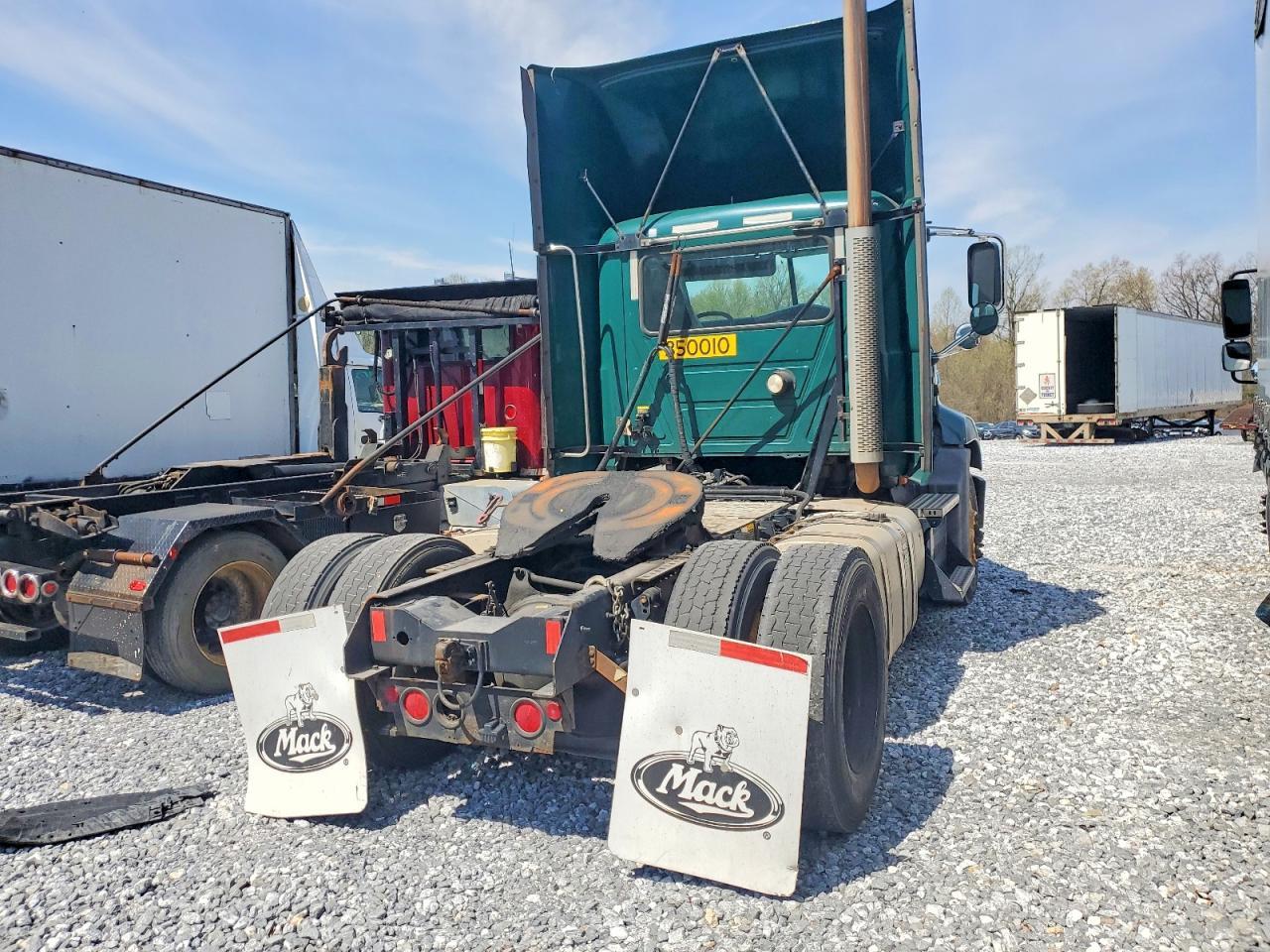 2016 Mack CXU612 Semi Truck