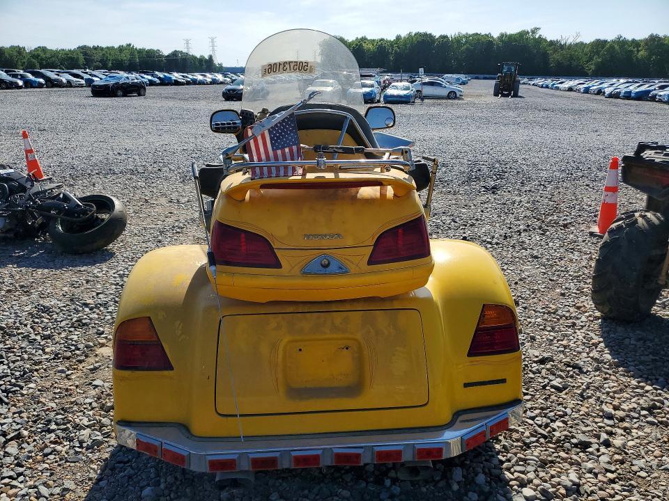 2002 Honda GL1800