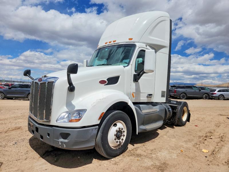 2018 Peterbilt 579 Semi Truck
