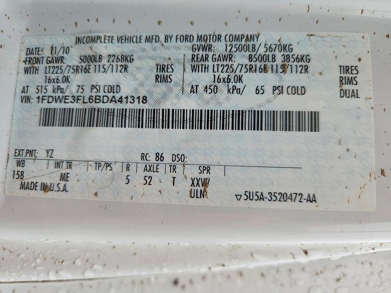 2011 Ford Econoline E350 Super Duty Cutaway van