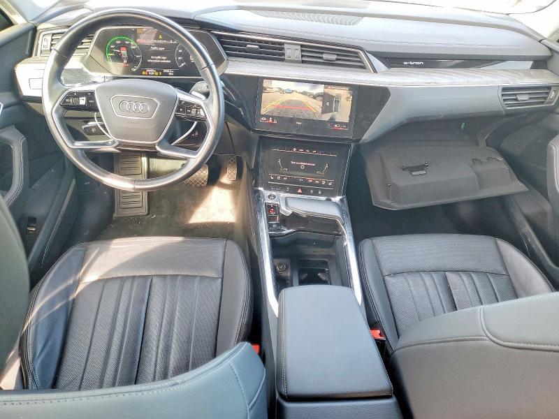 2022 Audi E-tron Premium Plus