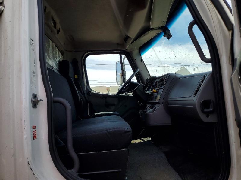 2018 Freigliner 2018 Freightliner Business Class M2 BOX Truck