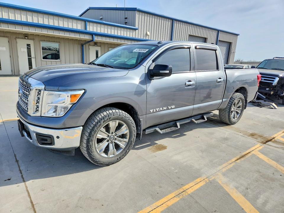 2018 Nissan Titan SV