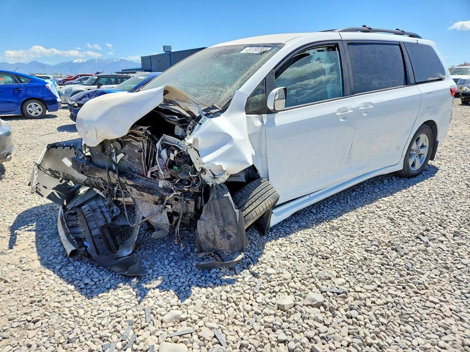 2020 Toyota Sienna le