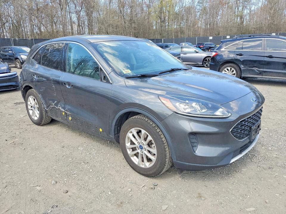 2020 Ford Escape se