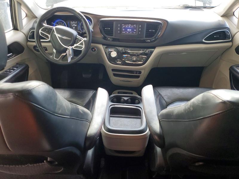 2017 Chrysler Pacifica Touring l
