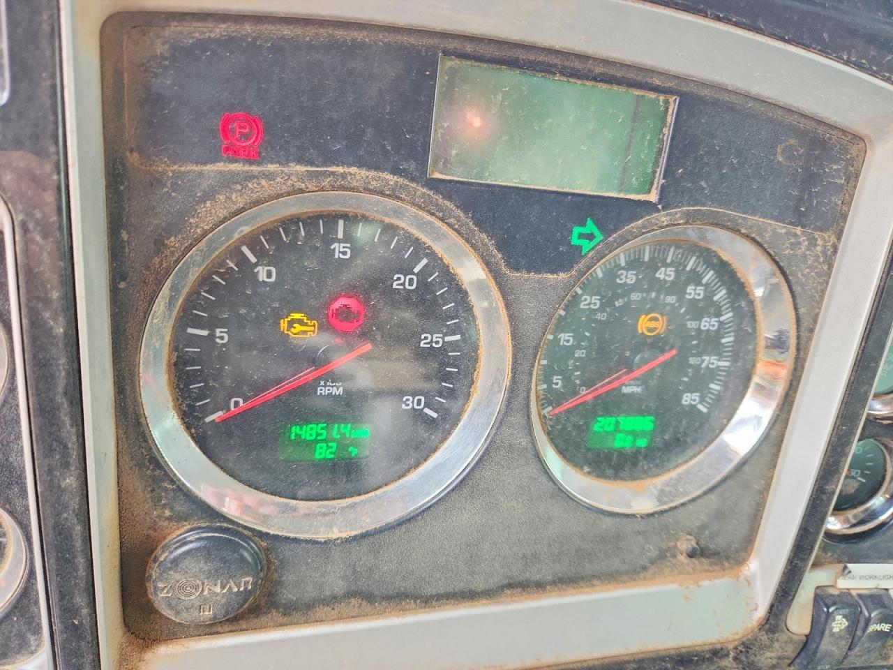 2012 Kenworth T800 Fuel / Lube Truck