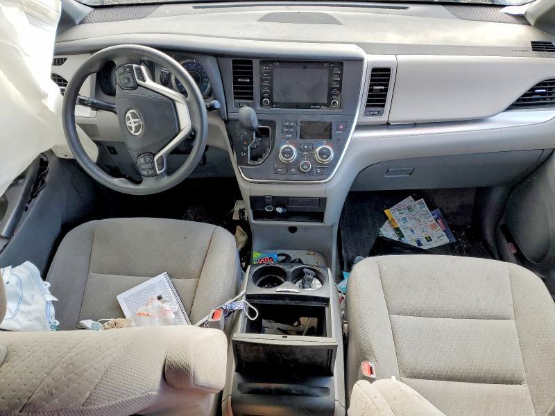 2018 Toyota Sienna le