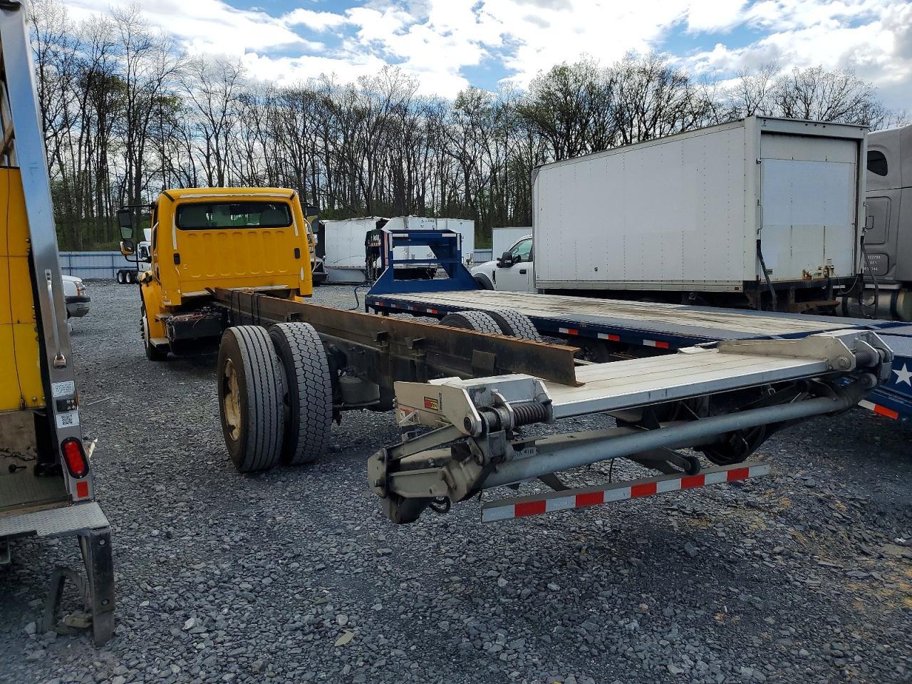2022 Freigliner 2022 Freightliner Business Class M2 BOX Truck