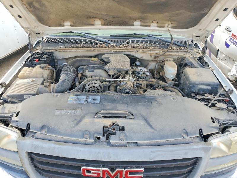 2005 GMC Sierra Flatbed Truck