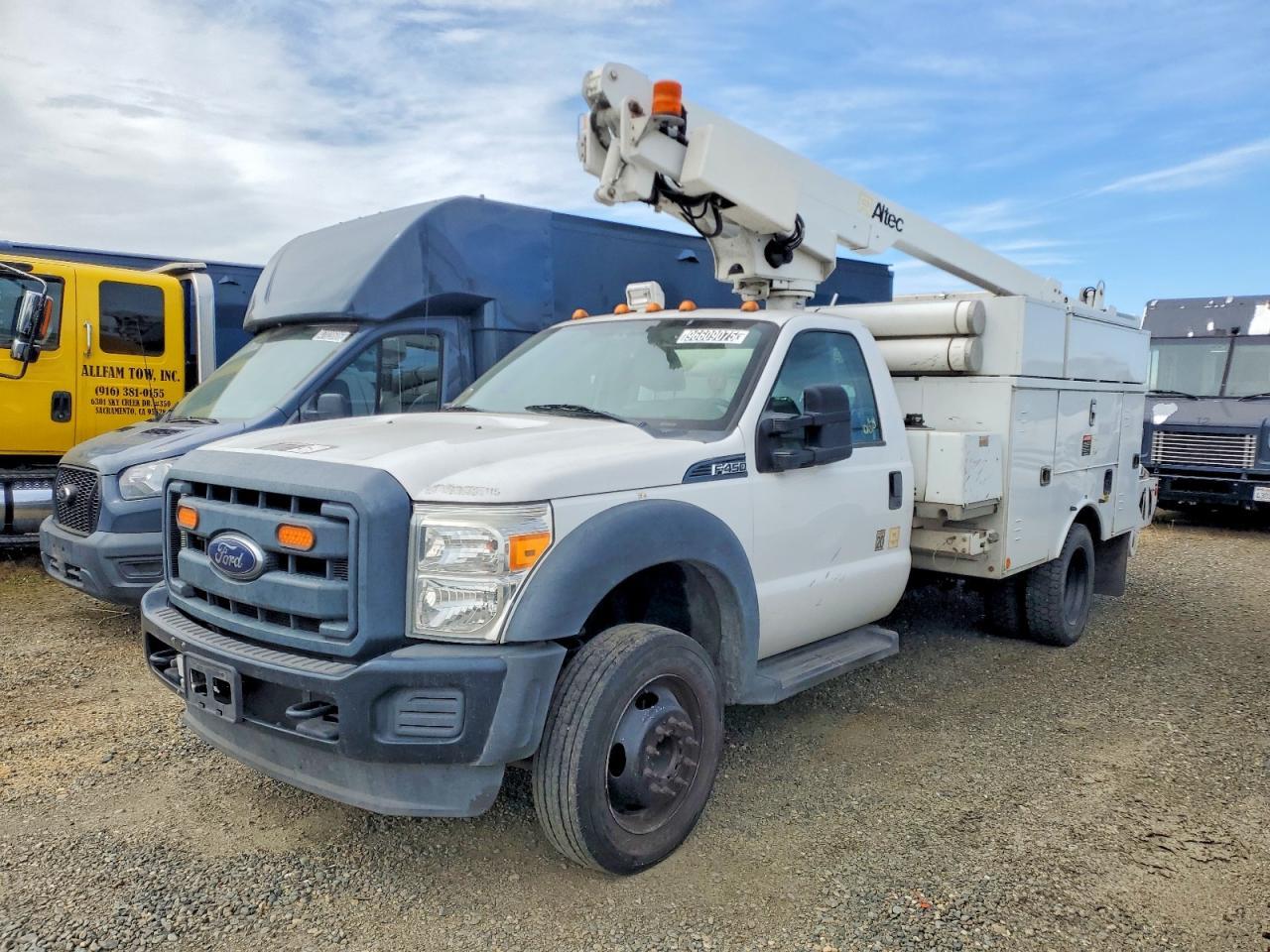 2015 Ford F450 Super Duty Bucket Truck