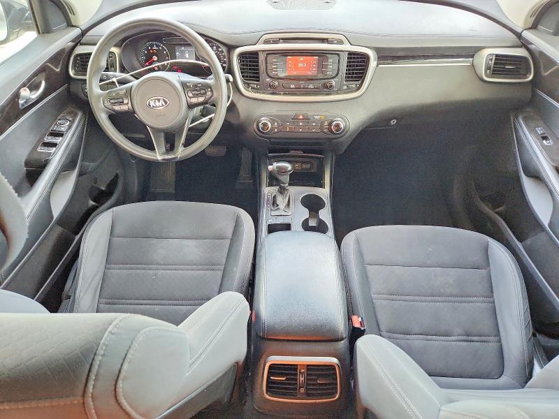 2016 KIA Sorento lx V6